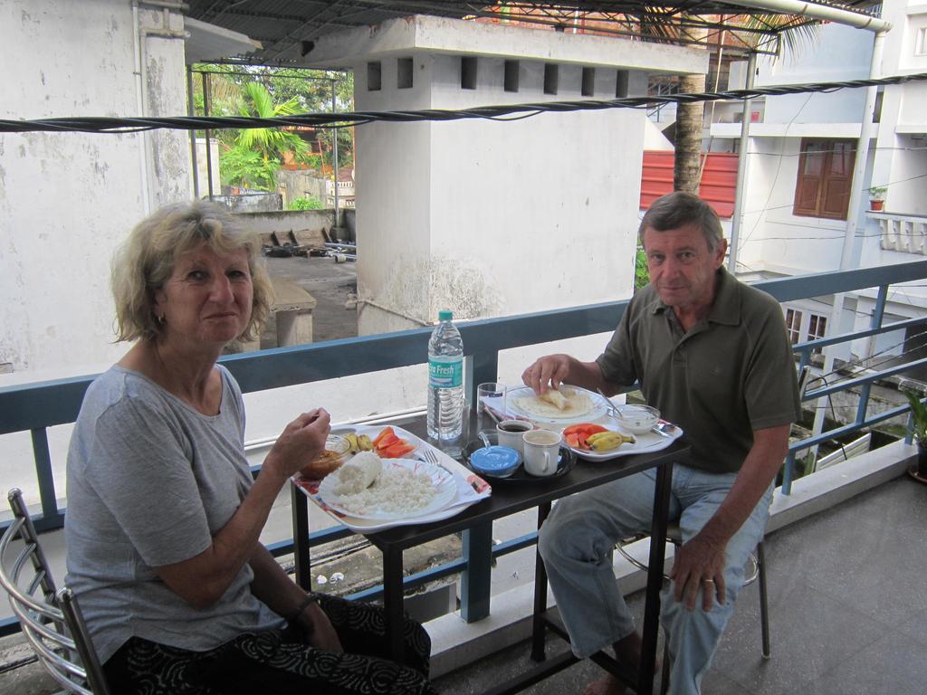 Heather Home Stay Kochi Екстер'єр фото