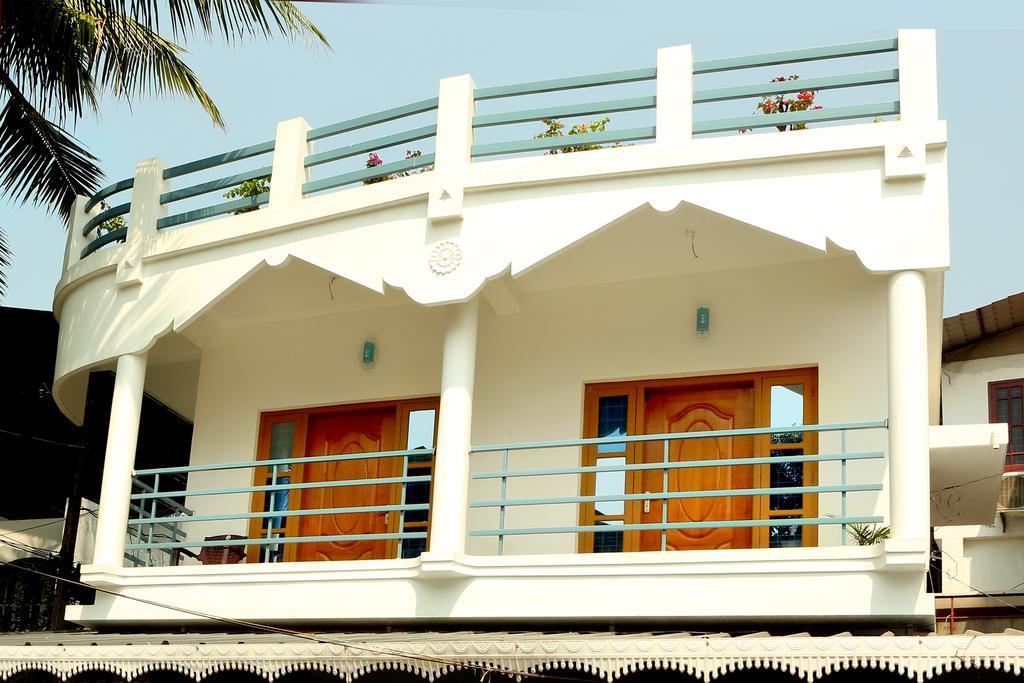 Heather Home Stay Kochi Екстер'єр фото